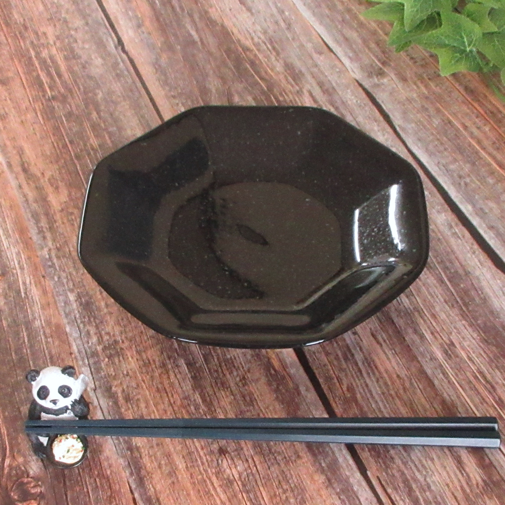 黒中華 黒御影 八角高台19cm皿 斜め上